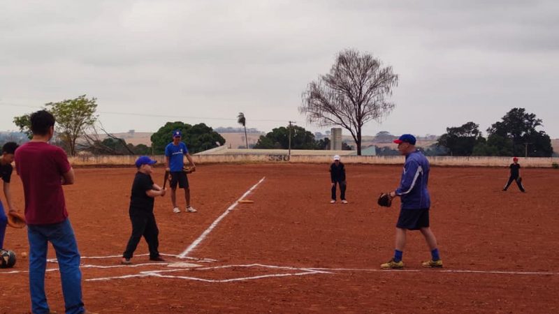 Escola de Beisebol de Mirandópolis convoca população para participar dos treinamentos