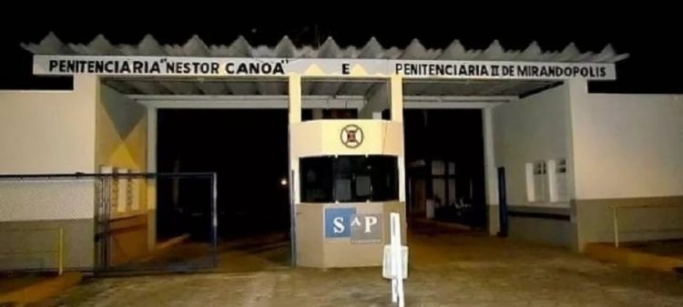 Detento escapa da penitenciária de Mirandópolis, furta carro de agente e foge