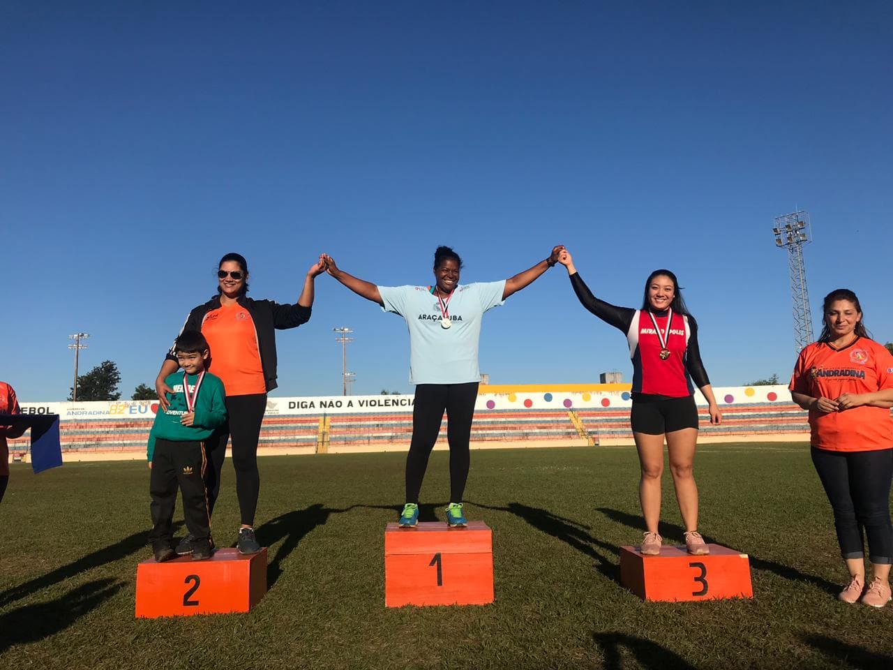 Jogos Regionais: Mirandópolis conquista medalhas no Lançamento de Disco, Atletismo, voleibol feminino e malha