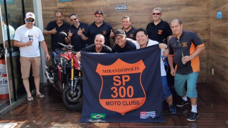‘Somos mais que um grupo de motociclistas, consideramos uma família o SP300’, comenta João Mikio, presidente do moto clube