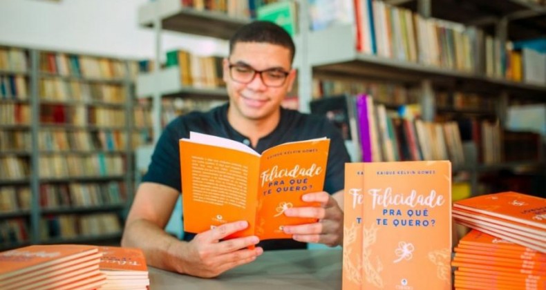 Escritor de Valparaíso lança seu terceiro livro