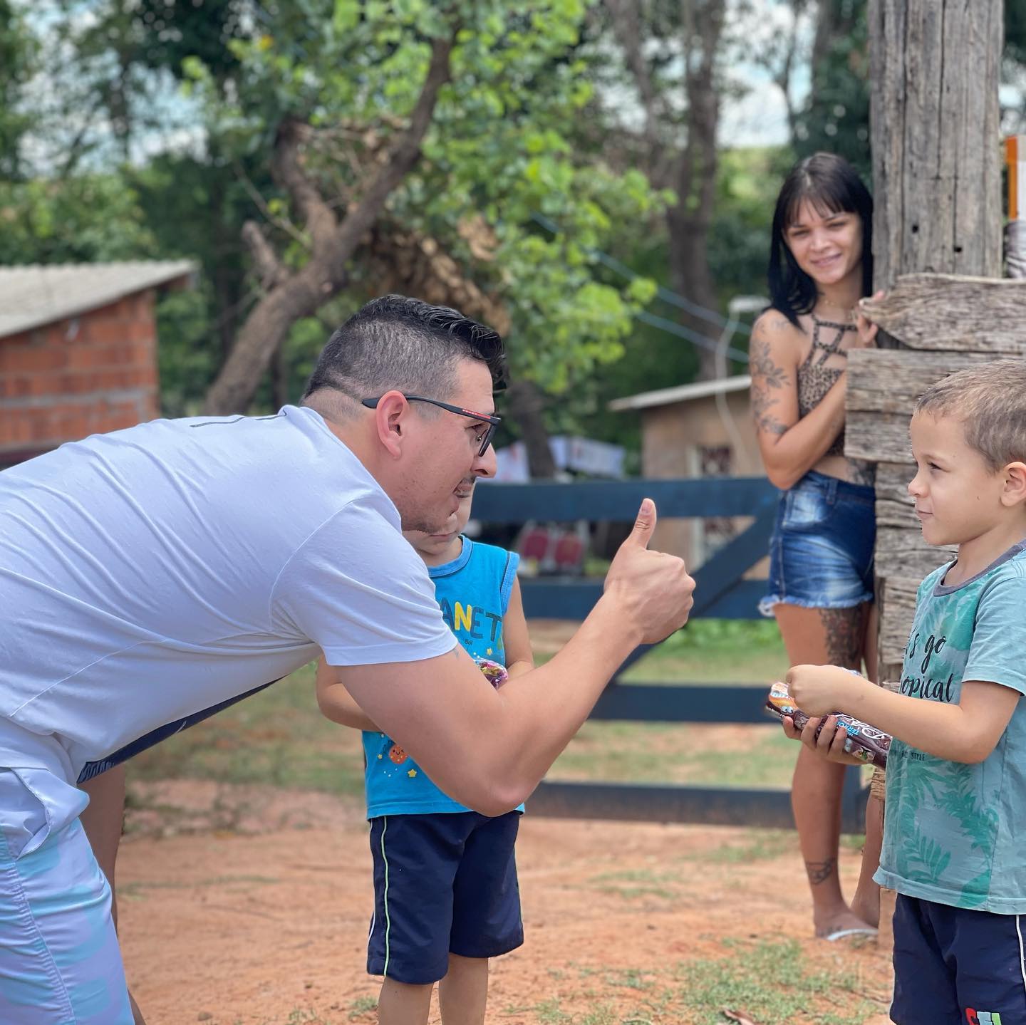 Voluntários movimentam Dia das Crianças em Mirandópolis com doações de brinquedos e doces