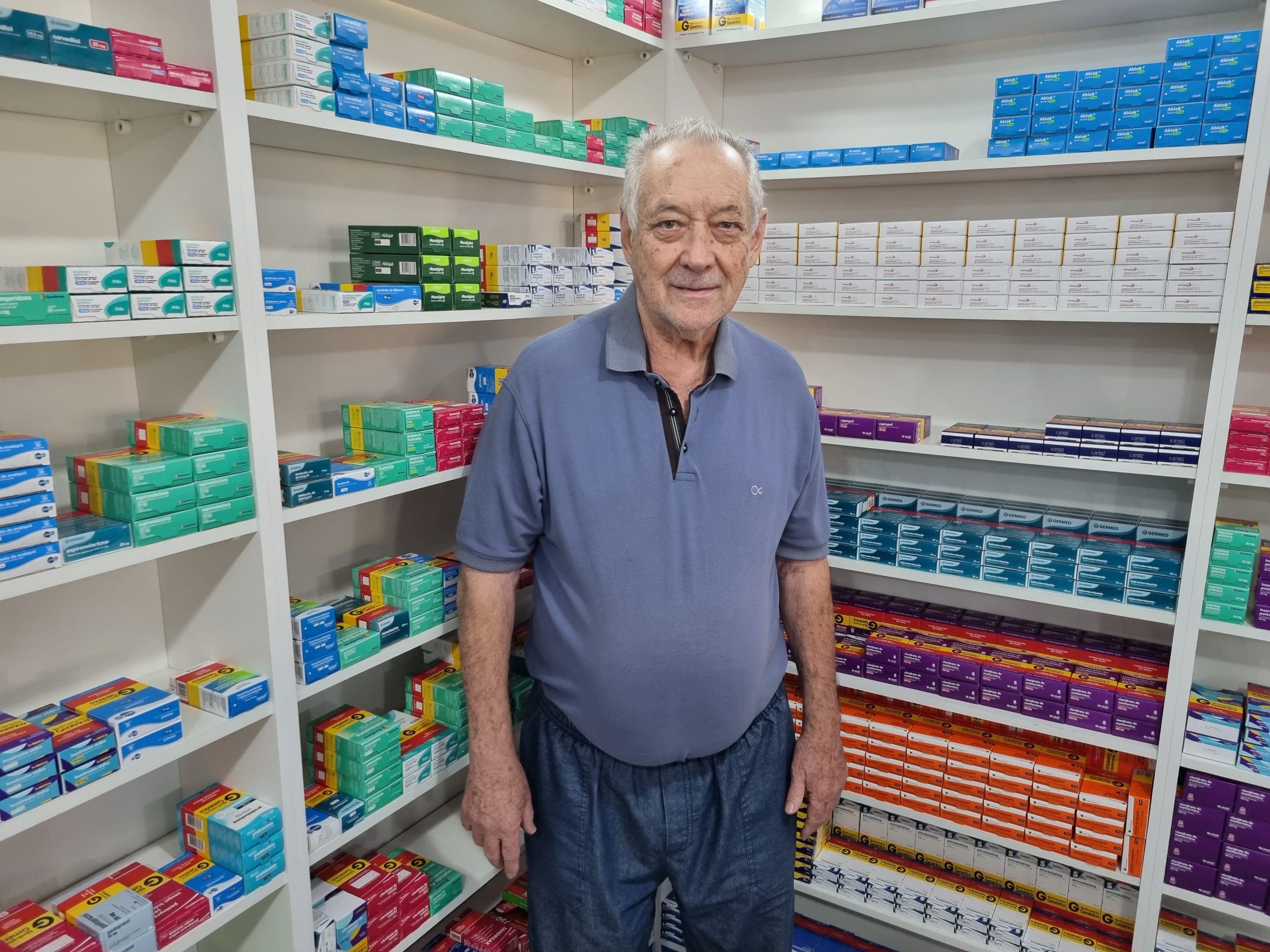 ‘Sou grato pela vida que construí em Mirandópolis. São 52 anos dedicados ao trabalho na farmácia’, explica Sergio Zuin