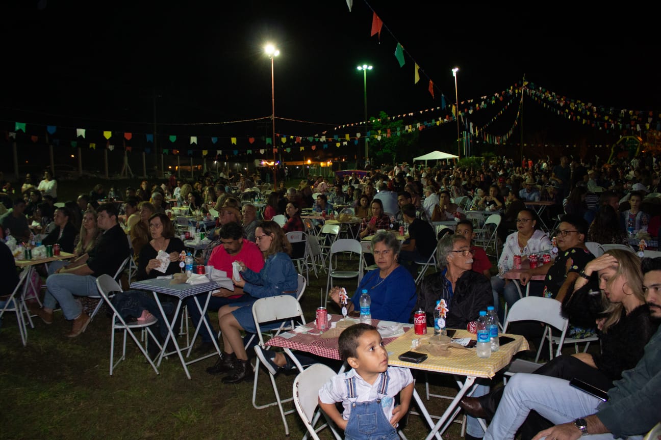 Colégio Objetivo reúne pais, alunos e comunidade em festa junina
