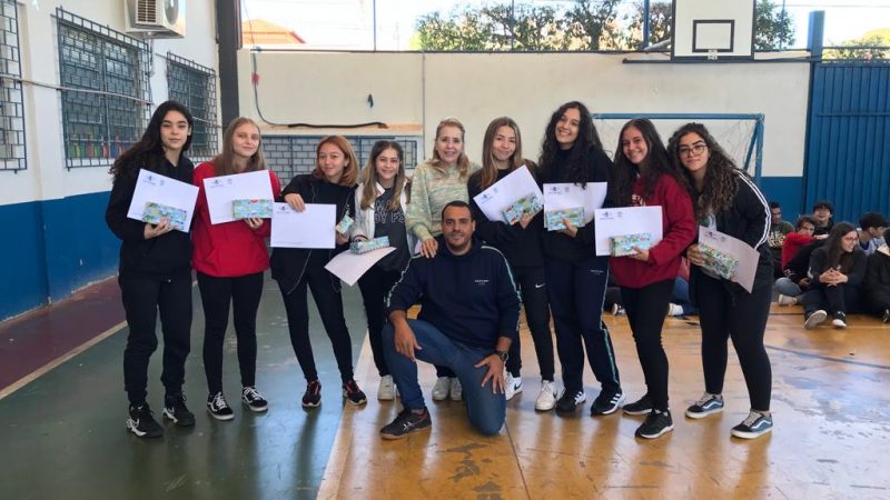 Equipe de vôlei da escola ‘14 de agosto – COC’ é homenageada por participação no Jogo Escolares de São Paulo