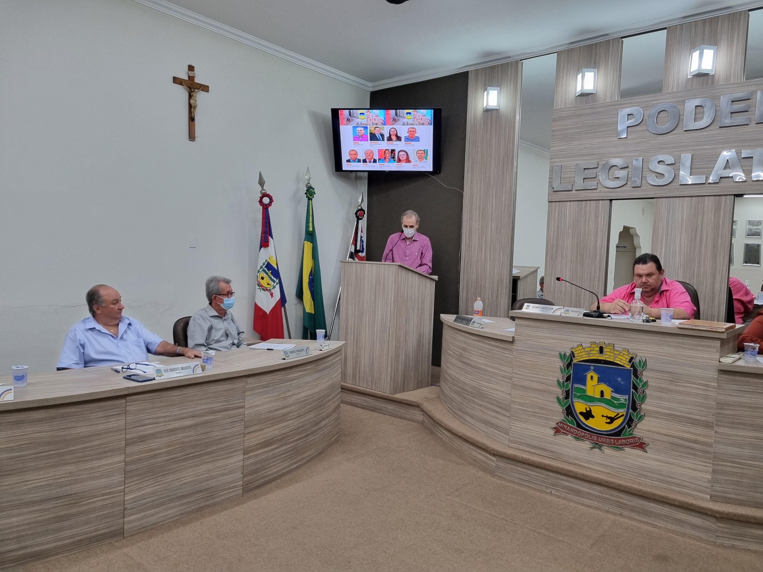 Vereadores defendem Associação dos Hortifrutigranjeiros; Afonso cobra explicação do prefeito em relação aos animais soltos