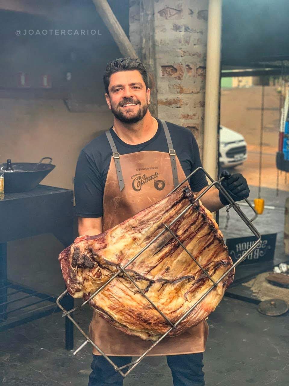 ‘Trabalhar com churrasco foi um acaso, mas hoje tenho a Senhor BBQ que me proporciona coisas incríveis’, diz João Paulo Terçariol