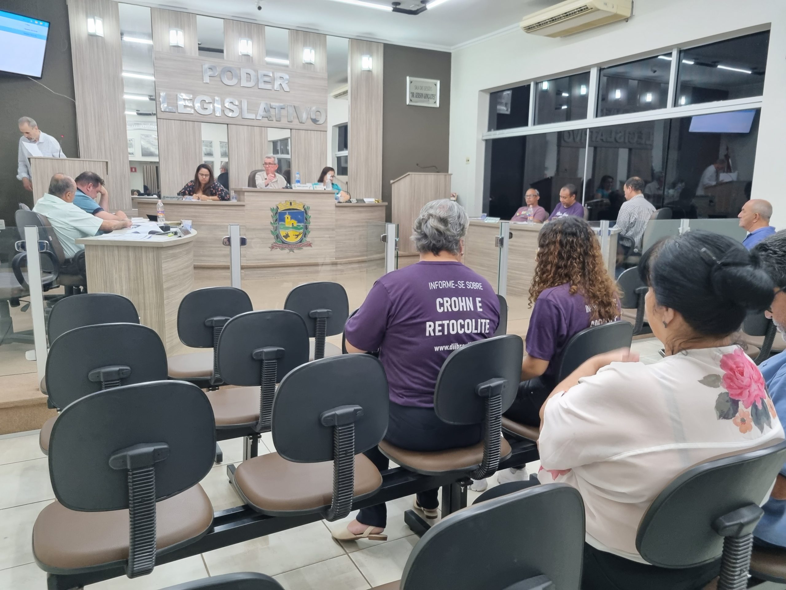 Vereadores instituem Maio Roxo em Mirandópolis com objetivo de conscientizar, prevenir e combater as doenças inflamatórias intestinais