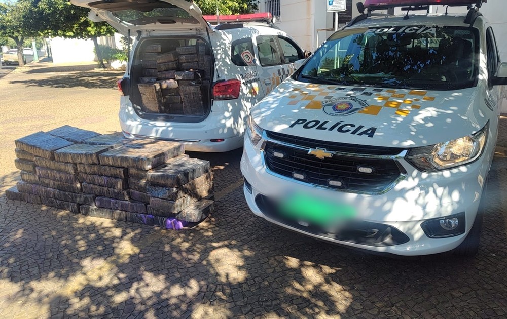 Homem é preso com quase 800 kg de maconha após caminhonete capotar na rodovia Marechal Rondon