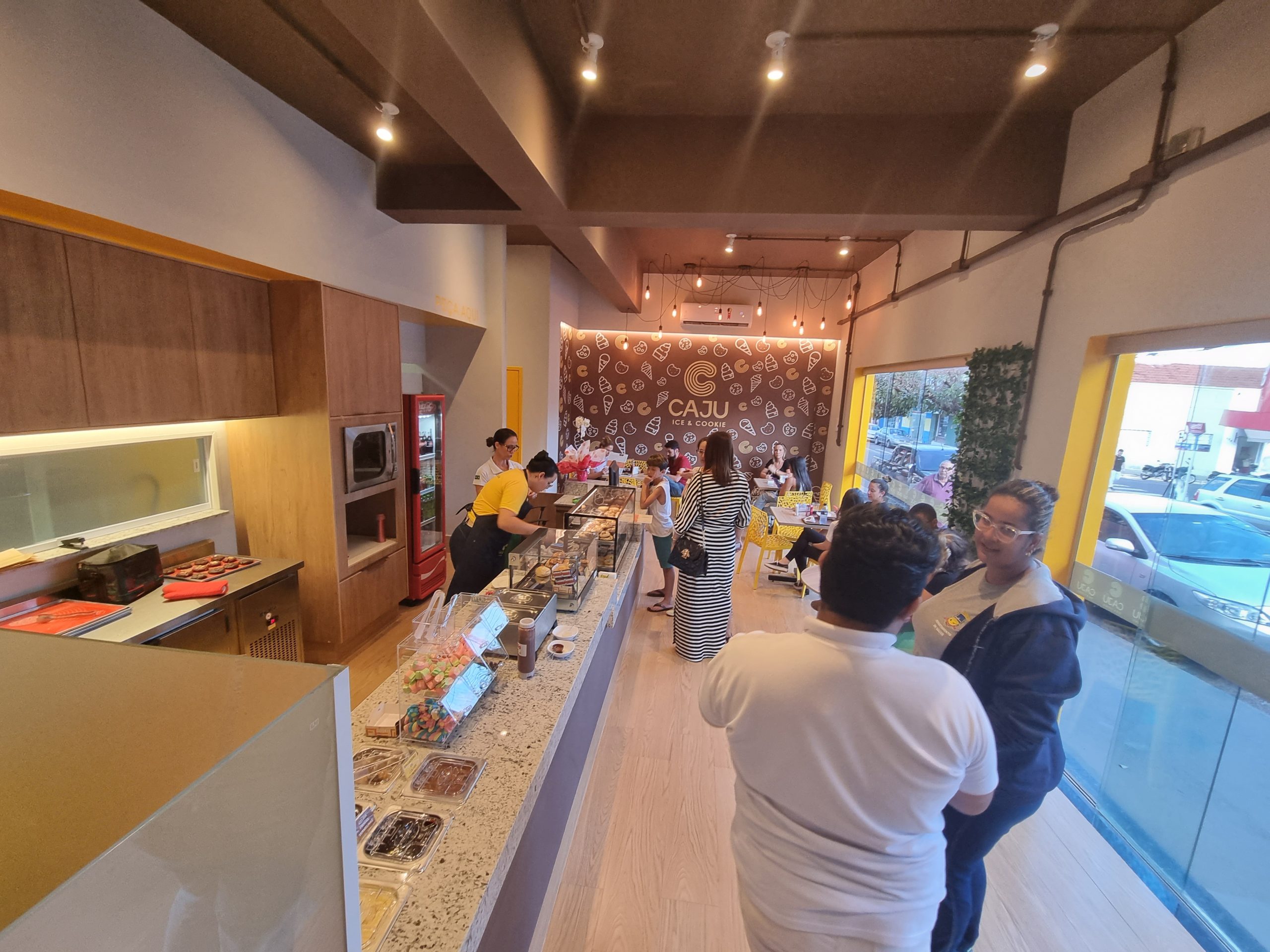 Empresários apostam em Mirandópolis investindo em lojas físicas