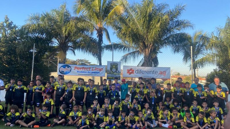 Projeto Leões da Bola promove campeonato interno e movimenta mais de 130 crianças