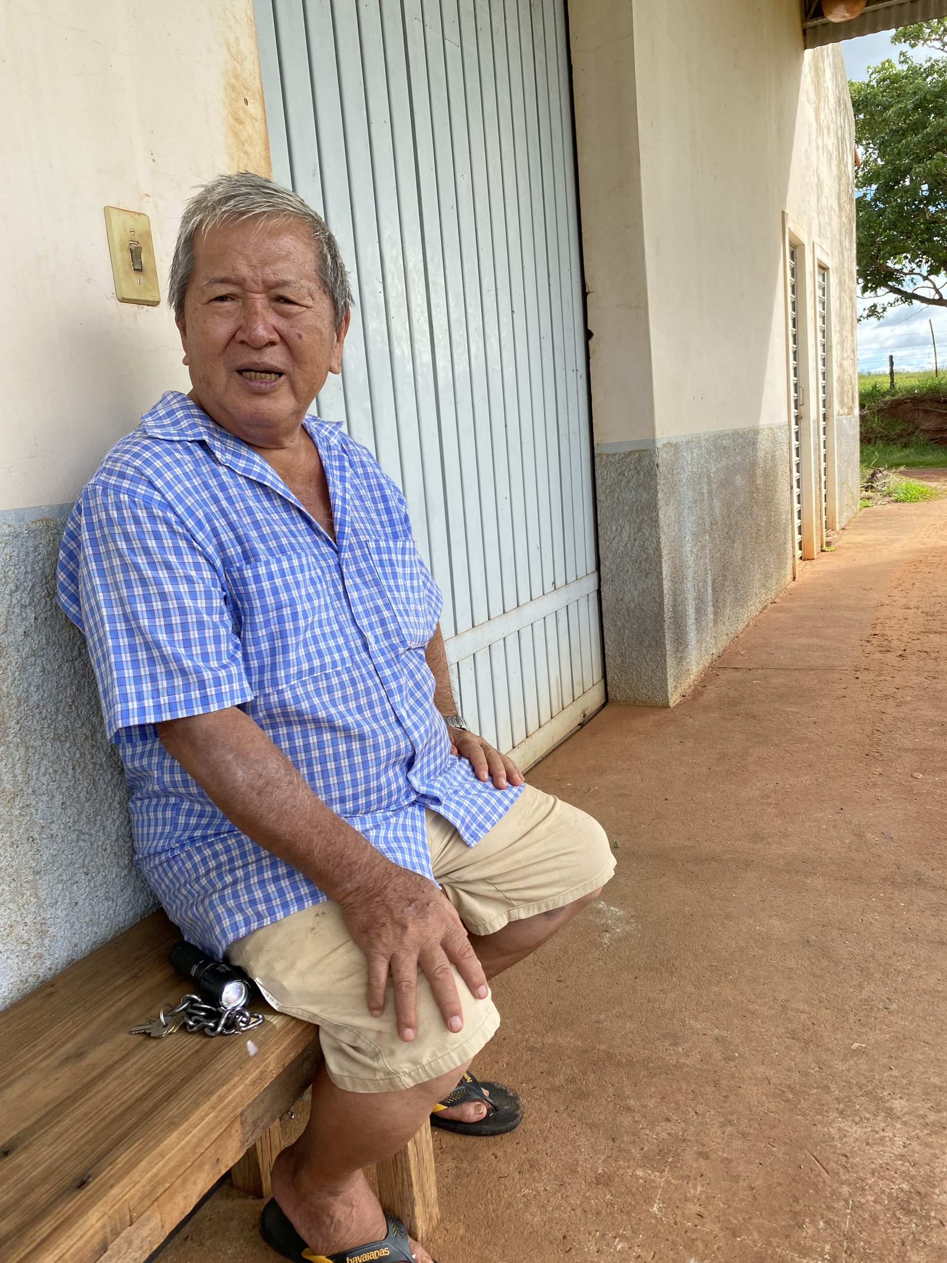 ‘São mais de 70 anos na Segunda Aliança, hoje cultivo a história local colecionando ferramentas e utensílios’, conta Morio Tanaka